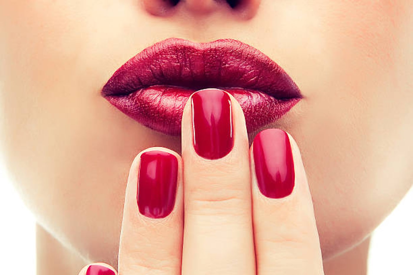 MANICURE Z MALOWANIEM